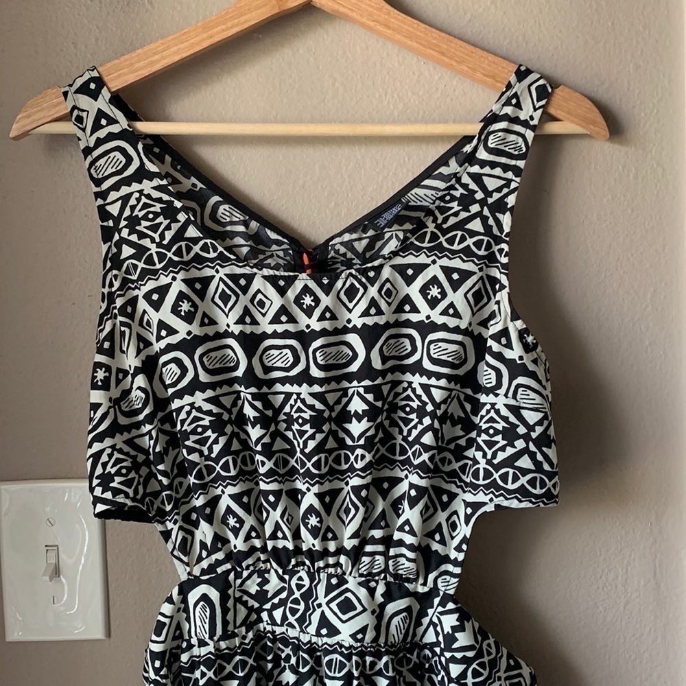 Sleeveless Geometric Side Cutout Maxi Dress